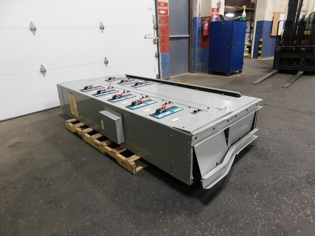 Goulds, 2 section 600 a motor con, (8) 12" MCC buckets, 480 Volts - Image 4