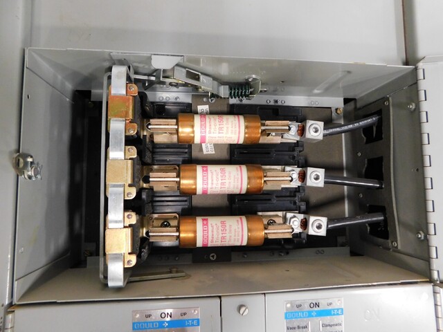 400 Amp. Goulds, VB Series 6 I-T-E, panel board/switchboard, 120/208 Volts 3 phase - Image 8