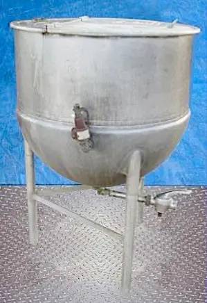 80 gallon Groen #F80, steam jacketed kettle, 32" ID, 2-piece removable flip-top lid - Image 5