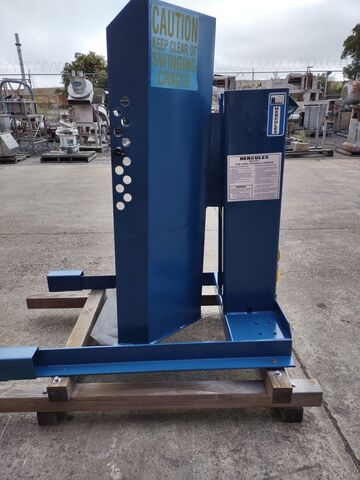 Hercules #1327 0512, Tote Dumper, 1000 lbs capacity, electrically driven hydraulic pump - Image 1