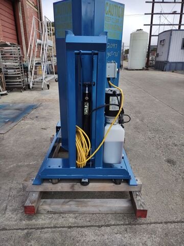 Hercules #1327 0512, Tote Dumper, 1000 lbs capacity, electrically driven hydraulic pump - Image 4