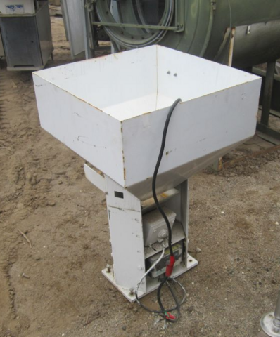 7" wide x 1' long, Syntron #SCR-18, Vibratory Feeder, 5 cu.ft. hopper, 21" x 21" x 19" deep hopper, 115 V - Image 2