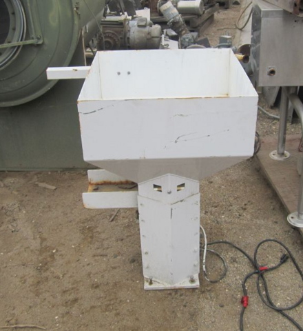 7" wide x 1' long, Syntron #SCR-18, Vibratory Feeder, 5 cu.ft. hopper, 21" x 21" x 19" deep hopper, 115 V - Image 4