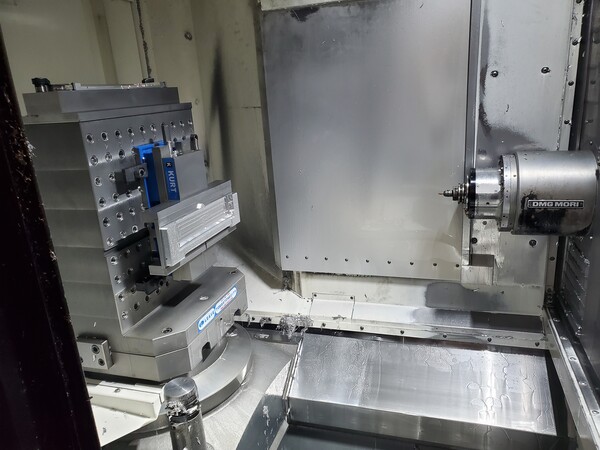 DMG, Mori #NHX-5000 CNC horizontal machining center, 40 automatic tool changer, 28.7" X, 28.7" Y, 31.5" Z - Image 2