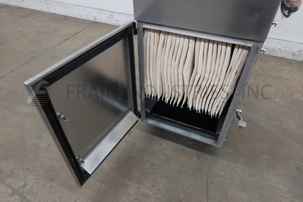 175-550 scfm Torit #70SS, cabinet style self contained baghouse dust collector, holds 24 cartridge filters - Image 2