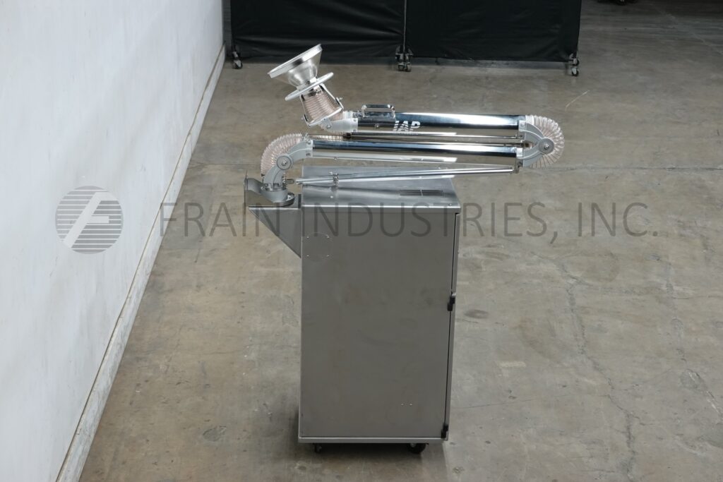 175-550 scfm Torit #70SS, cabinet style self contained baghouse dust collector, holds 24 cartridge filters - Image 4