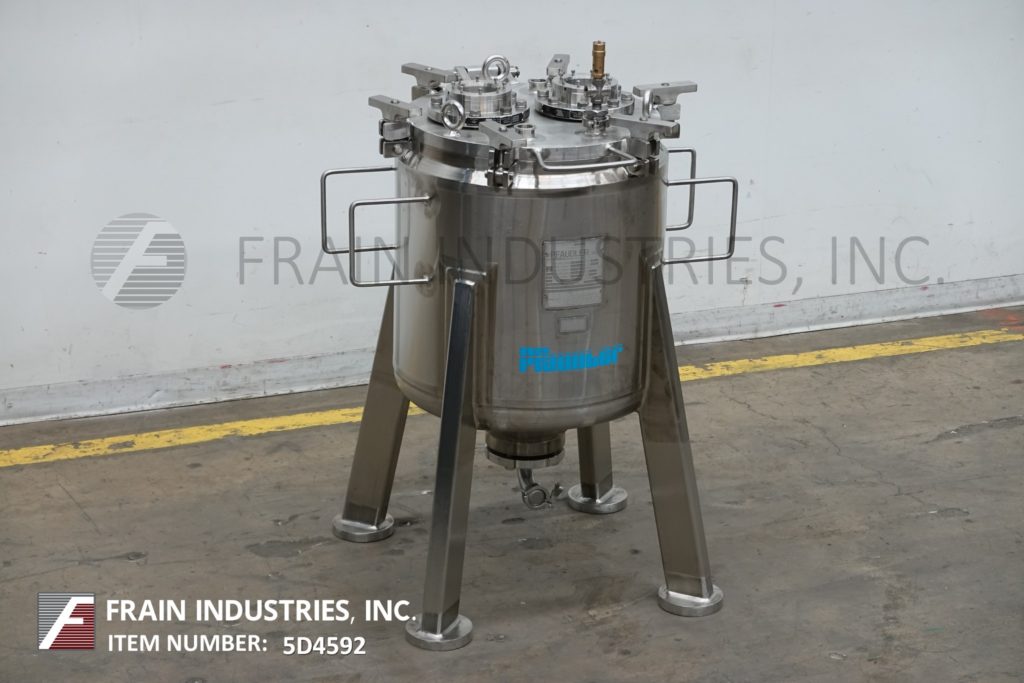 30 gallon Pfaudler Robbins Meyers Robbins Meyers, 316 Stainless Steel, glass lined tank, 25 psi, 4 top inlets - Image 1