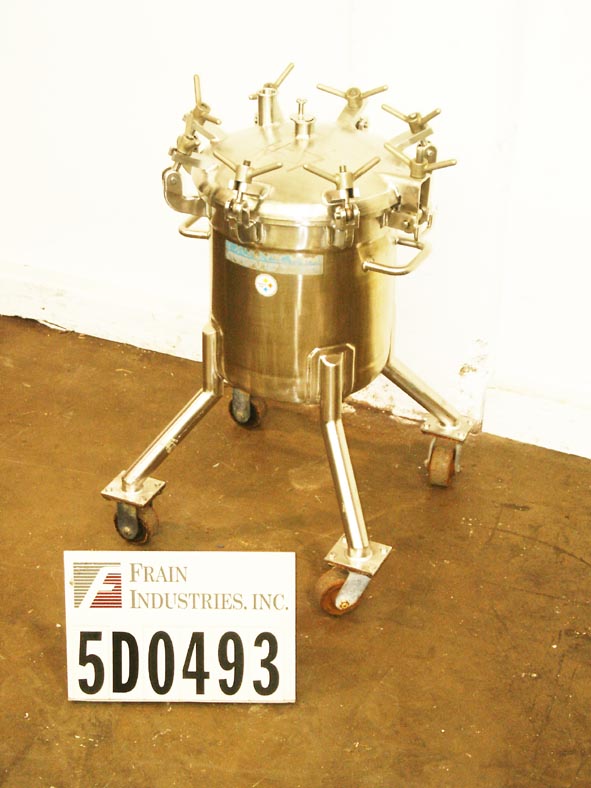 12 gallon Mueller, 316L Stainless Steel, 40 psi, triclover top, side handles, mounted on casters - Image 1