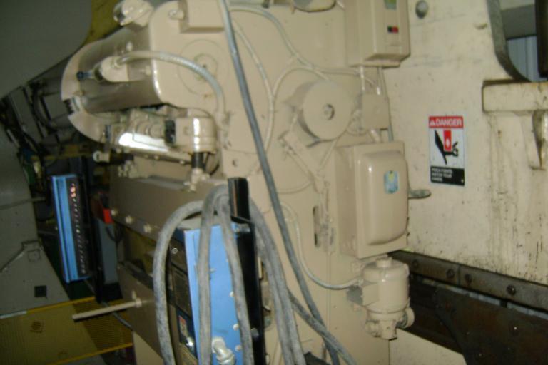 15 Ton, Verson #1648, brake press, 4' overall, mechanical, serial #10523, #76943 - Image 2
