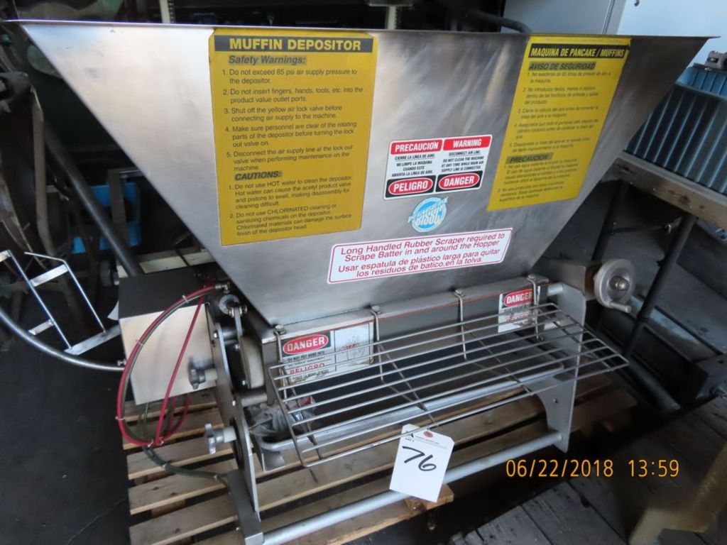 Hinds Bock #5P-08WT, Hinds Bock Piston Filler/Muffin Depositor, 5-Head, 900-1300 dozen/hr., 5 pisto filling - Image 4