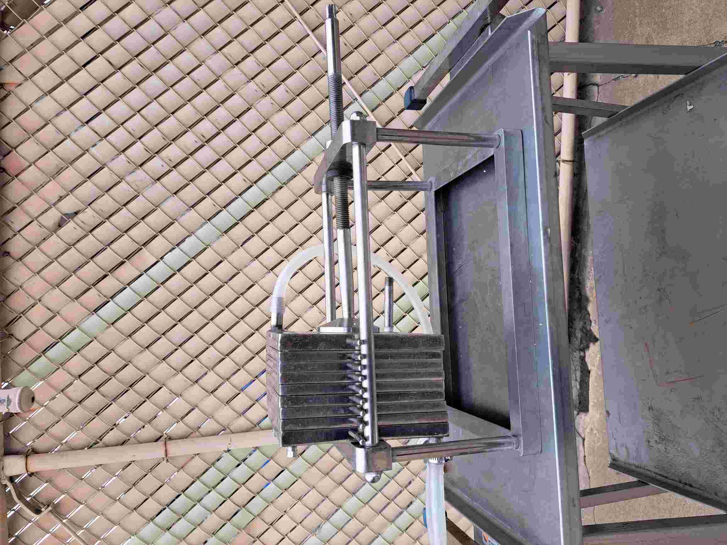 7-5/8" Schenk, Plate & Frame Pad Filter, (4) 7-5/8" thick perforated plates, 1/2" diameter Inlet/outlet - Image 2