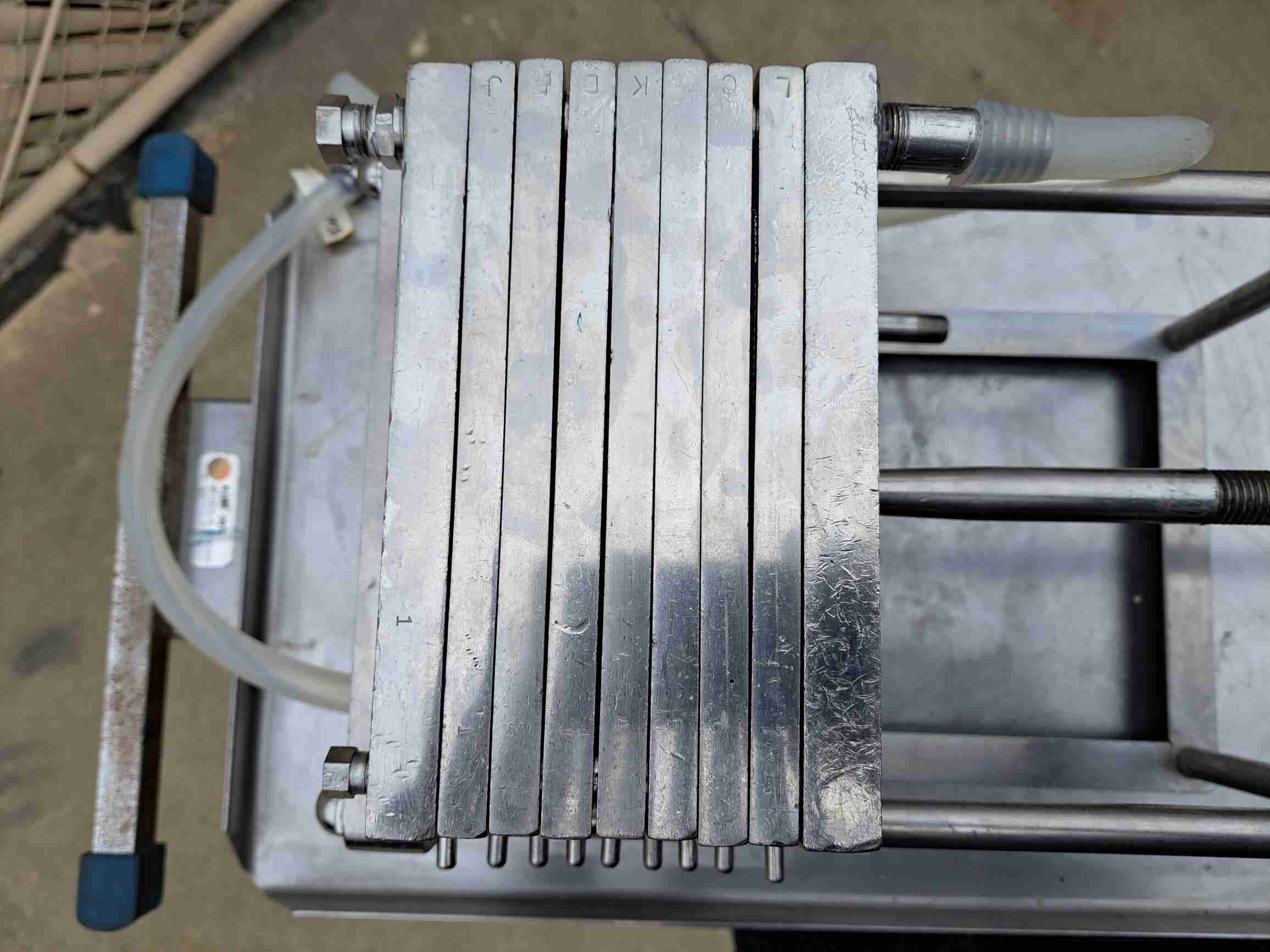 7-5/8" Schenk, Plate & Frame Pad Filter, (4) 7-5/8" thick perforated plates, 1/2" diameter Inlet/outlet - Image 5