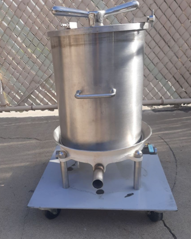 Columbia #C-12-D-1-316, Pressure Leaf Filter, 13" diameter x 16" H Stainless Steel vertical tank, (10) 12" - Image 2