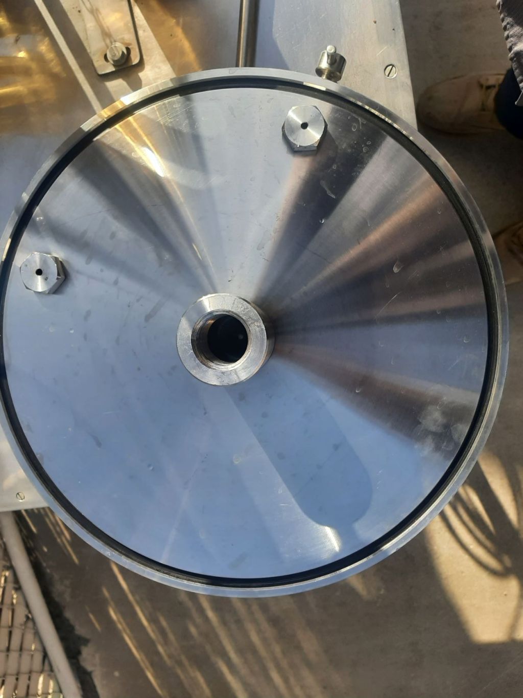 Columbia #C-12-D-1-316, Pressure Leaf Filter, 13" diameter x 16" H Stainless Steel vertical tank, (10) 12" - Image 4