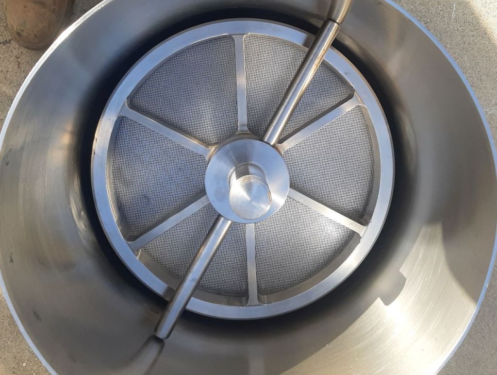 Columbia #C-12-D-1-316, Pressure Leaf Filter, 13" diameter x 16" H Stainless Steel vertical tank, (10) 12" - Image 6