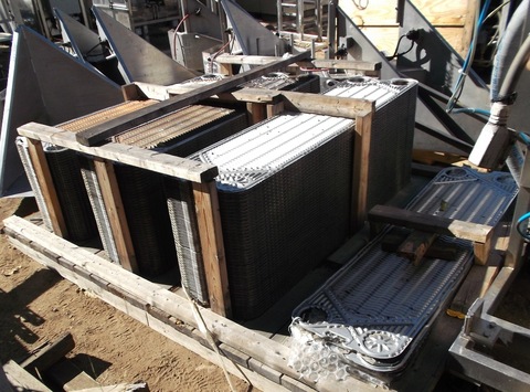 1100 sq.ft., APV Crepaco, R51TH, Plate Type Heat Exchanger, Stainless Steel, (240) 16" x 61" plates, 250 max - Image 3
