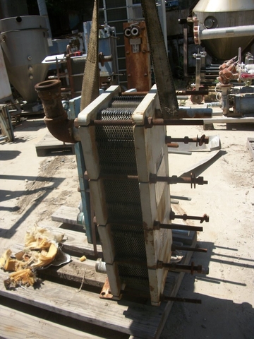 30 sq.ft., Tranter, PF15, plate heat exchangers, (37) 9-3/4" x 28" S/S plates, 2" inlet/outlet, 150 psi @ - Image 1