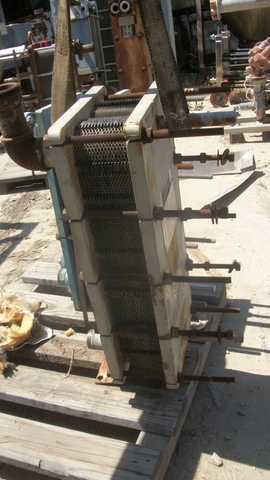 30 sq.ft., Tranter, PF15, plate heat exchangers, (37) 9-3/4" x 28" S/S plates, 2" inlet/outlet, 150 psi @ - Image 3