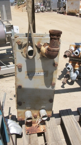 30 sq.ft., Tranter, PF15, plate heat exchangers, (37) 9-3/4" x 28" S/S plates, 2" inlet/outlet, 150 psi @ - Image 4