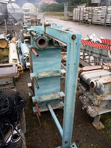 312 sq.ft., APV, SR35-T, plate type heat exchanger, (52) 15" x 44" Stainless Steel plates - Image 4