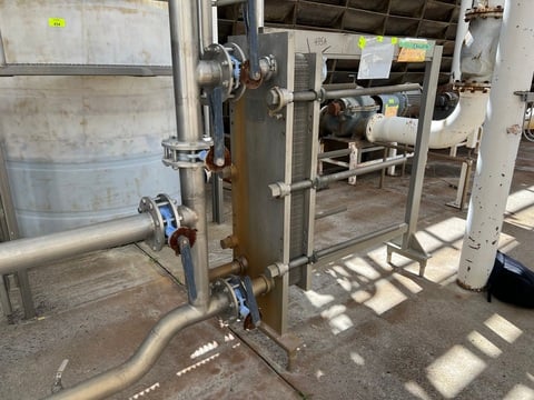 150 sq.ft., Cherry Burrell, 435-SBL, plate type heat exchanger, (31) 15" x 48" S/S plates, 150 psig, (3) - Image 2