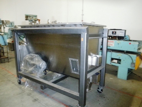 50 cu.ft. Hopper w/paddle agitation & discharge auger, Stainless Steel, 72" L x 46" width x 12" straight - Image 1