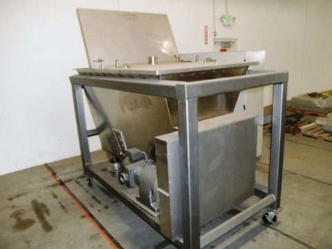50 cu.ft. Hopper w/paddle agitation & discharge auger, Stainless Steel, 72" L x 46" width x 12" straight - Image 6