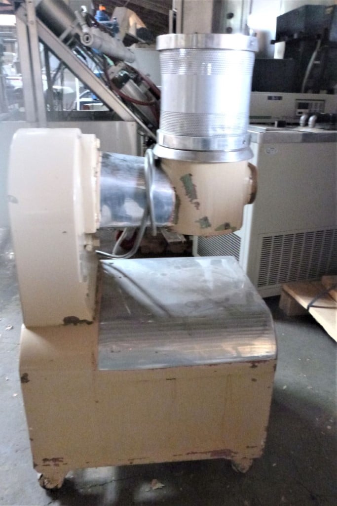 Shing Tse Machinery, Hammer Mill, Herb Grinder/Pulverizer, 8" diameter x 10" H Chamber, 10" x 7" inlet, 2 HP - Image 2