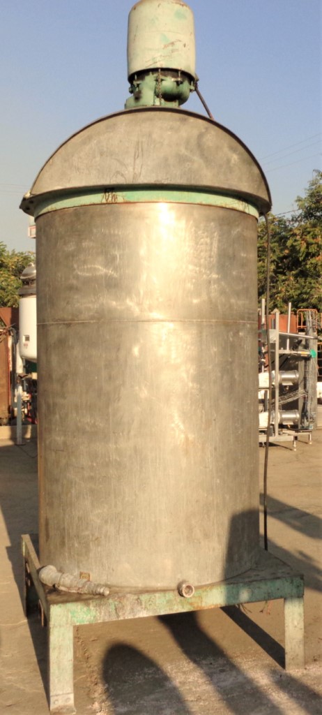 550 gallon Stainless Steel Tank, Agit, FT/SB, 48" diameter x 70" straight side - Image 1