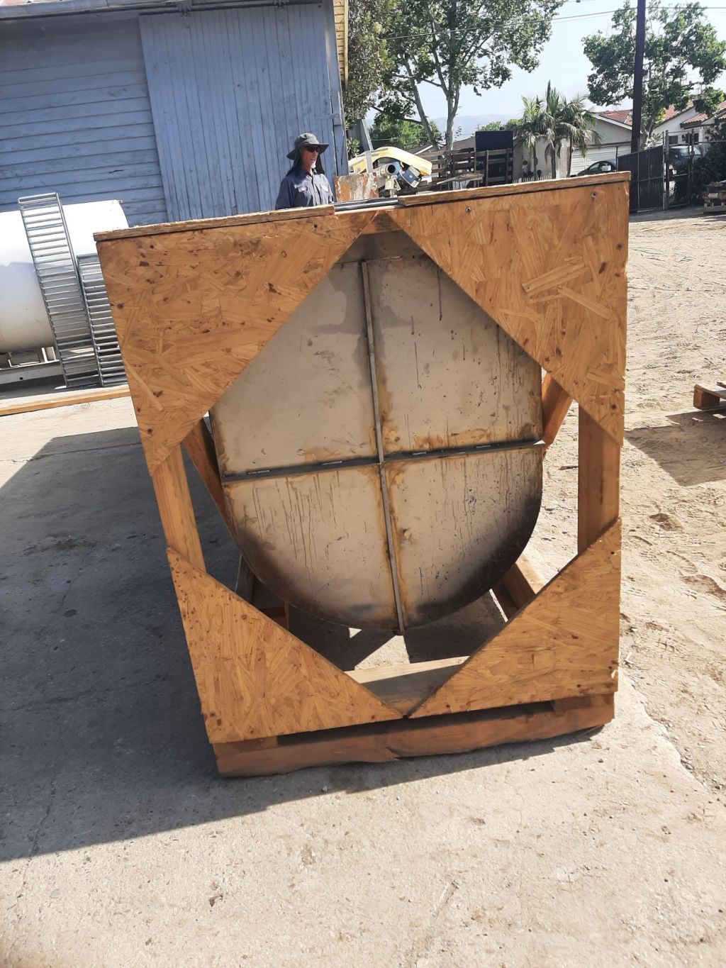 550 gallon Rectangular Stainless Steel Tank, Jkt, 126" long x 28" wide x 20" deep - Image 7