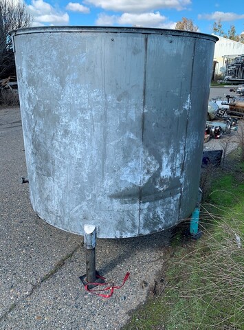650 gallon Stainless Steel Tank, Single wall, OT/CB, 60" diameter x 56" high - Image 3