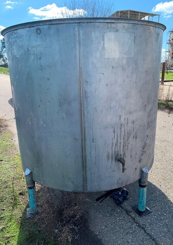 650 gallon Stainless Steel Tank, Single wall, OT/CB, 60" diameter x 56" high - Image 4