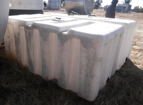 750 gallon Rectangular PET tank, 46" wide x 96" long x 40" deep, 10" diameter Center Top - Image 3