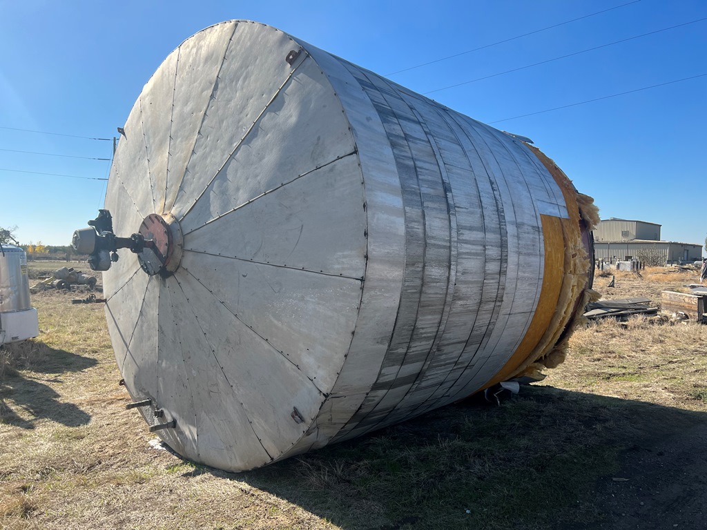 10000 gallon 144" diameter x 144" high, Carbon Steel Tank, flat bottom, dished top and insulated - Image 8