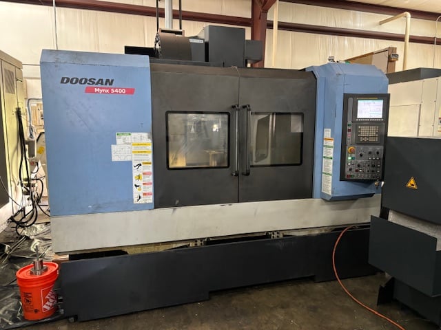 Daewoo Doosan #Mynx-5400/40, 24 side mount tool changer, 40" X, 21" Y, 21" Z, 8000 RPM, #40, 20 HP, Fanuc 0i - Image 2