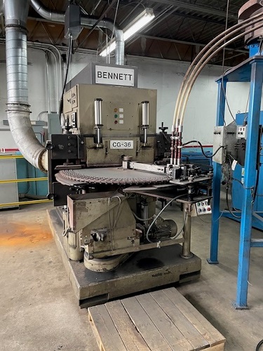 Bennett #CG-36, 36" auto feed spring grinder, top power head, 30" feed bowl, w/motor & controls - Image 1