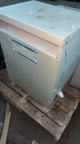 45 KVA 480 Primary, 208/120 Secondary, General Electric, w/taps - Image 1