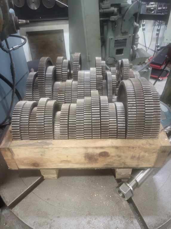 Liebherr #L1200, vertical gear hobber, 49" dia., 9.5" hob diameter, infeed, good condition - Image 2