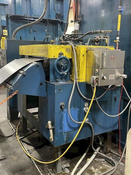 20000 lb. Coe Press Equipment, conventional servo coil feed line, 36" width,.125" thickness, 72" OD, 1999 - Image 2