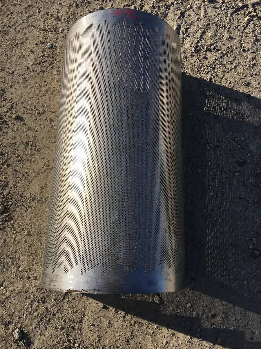 FMC, Pulper Finisher Screen, .090, 36" L, 16" W, 36" height, 10 lbs. - Image 3