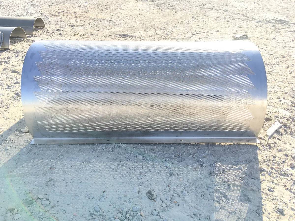 FMC, Pulper Finisher Screen, .090, 36" L, 16" W, 36" height, 10 lbs. - Image 4
