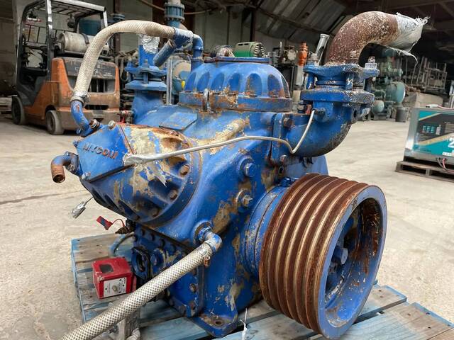 Mycom #N6A, 6-Cylinder Reciprocating Compressor, Belt Driven - Image 4