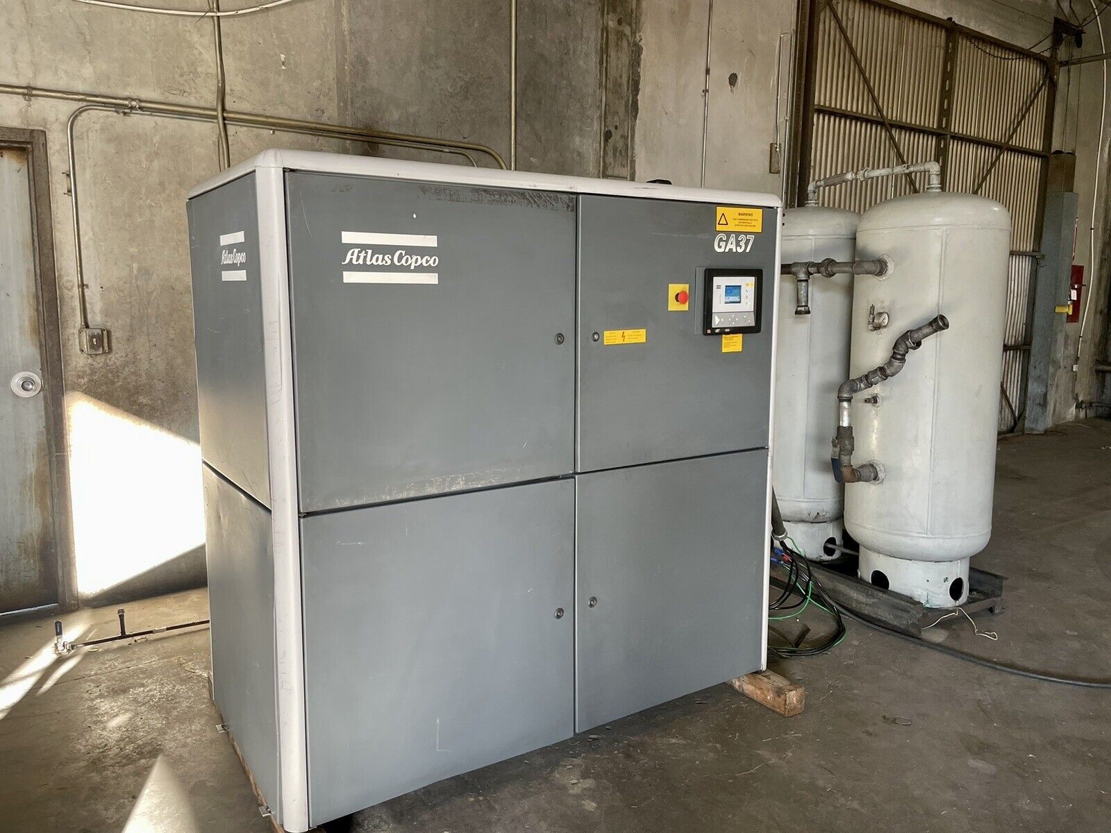 103 cfm, 132 psi, Atlas Copco #GA37, rotary screw air compressor, 50 HP, air storage tank - Image 2