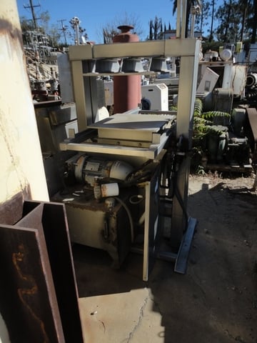 California Day Fresh Foods #SS24, Juice Platen Press, Stainless Steel, 24" x 24", 5 HP, 1740 RPM, 230/460 V - Image 3