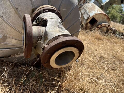 200 gallon Stainless Steel Tank, 30" diameter x 60" straight side, 3' H cone, 3" center bottom discharge, 4" - Image 6