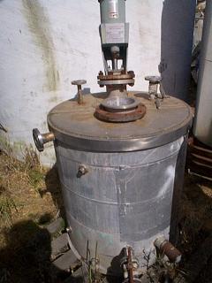 230 gallon Tank, Stainless Steel, 33" diameter x 39" H, 1/2" bottom side outlet, 1/3 HP, 1725/1425 RPM - Image 1
