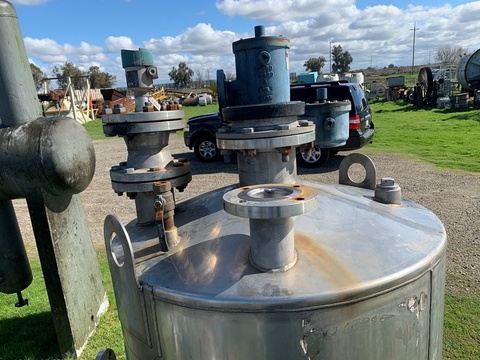 270 gallon Stainless Steel Tank, 3' diameter x 5' straight side, 18" diameter Flanged side bottom manway, 2" - Image 4