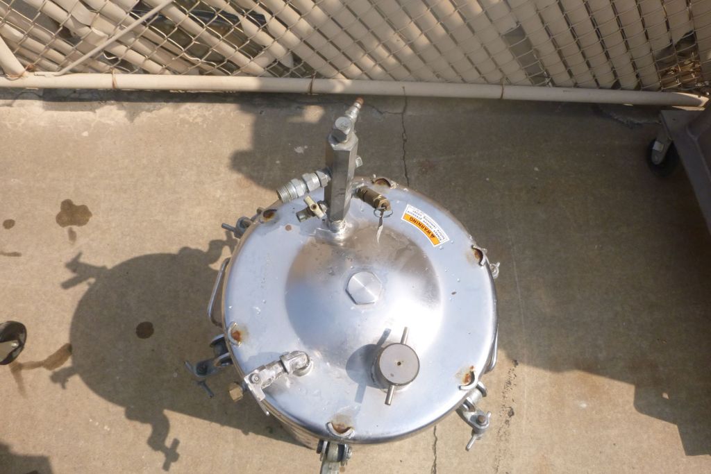 5 gallon DeVilbiss #1420-498, Stainless Steel Pressure Vessel/Tank, 14" diameter x 19-1/16" H Vessel, 1.5" - Image 3