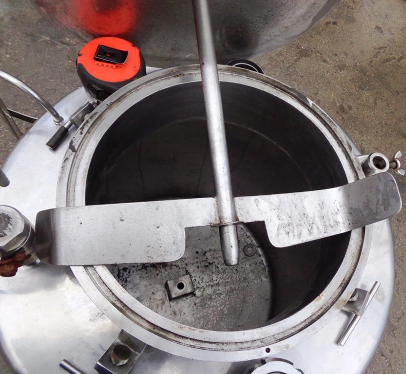 50 gallon Stainless Steel Tank, 23" diameter x 27" straight side, 12" diameter Manway, (3) 2" top inlets - Image 5