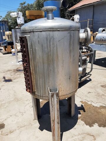 50 gallon Ce Howard Howard, Stainless Steel Surge Tank, 24" diameter x 26" straight side Tank, 60 psi @ - Image 2